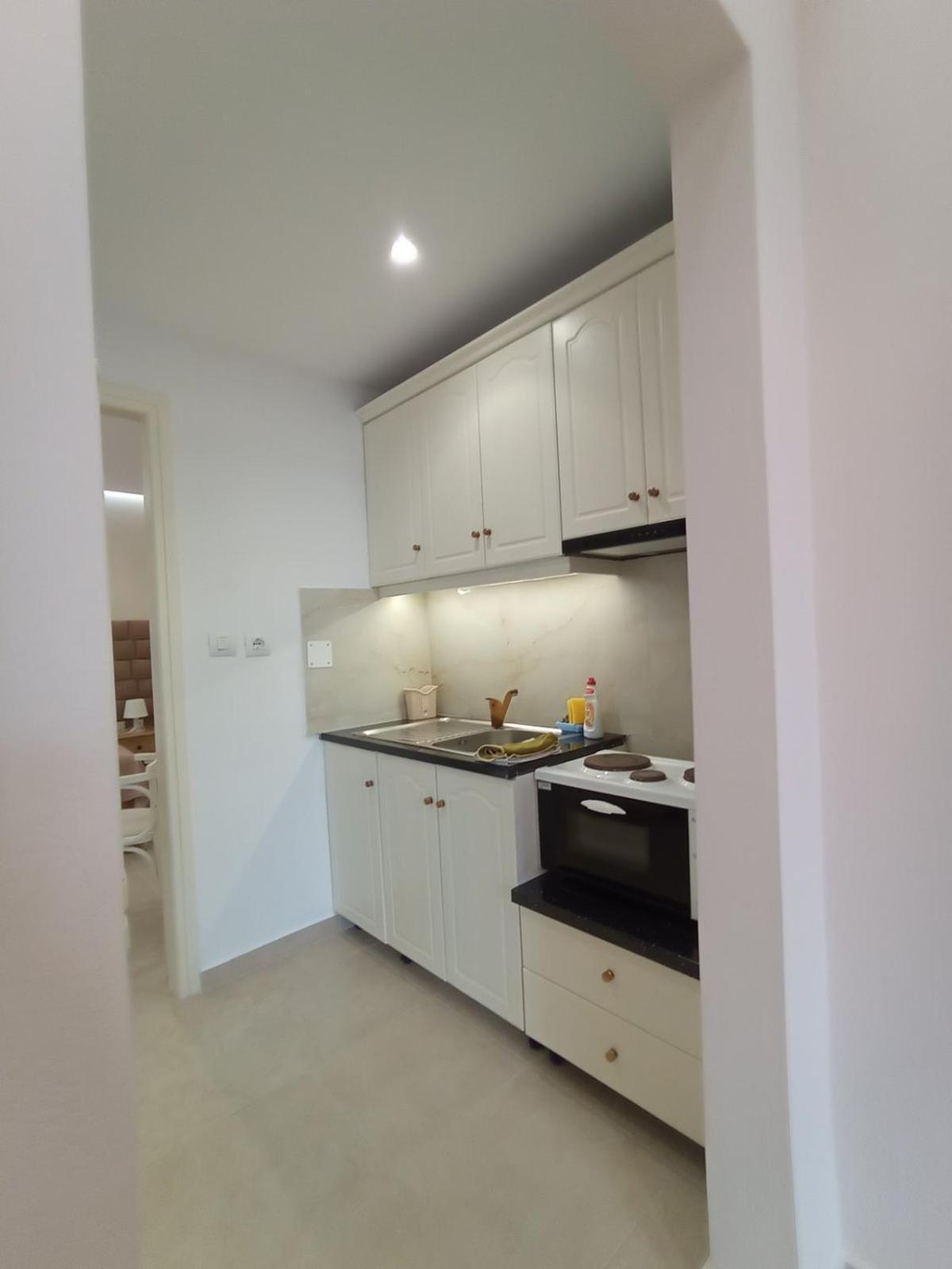 Achilles Apartments Sarandë Exterior foto